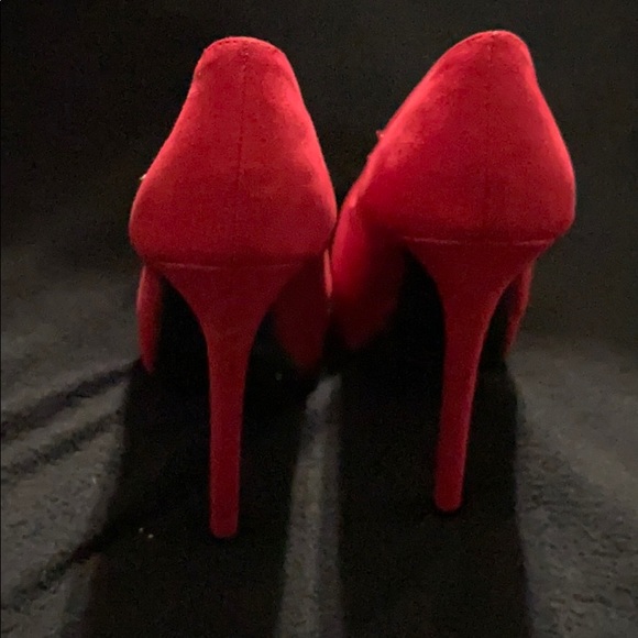 Red high heels - Picture 6 of 6